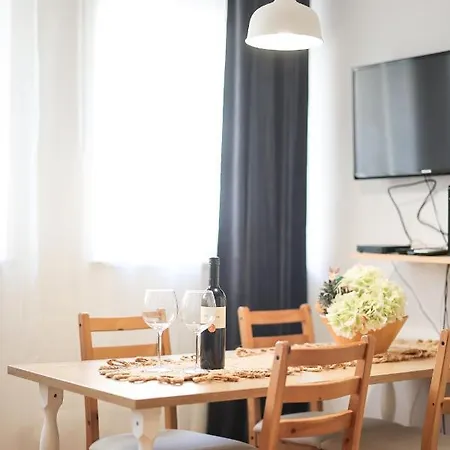 Casa Della Nonna Old Town Apartment *